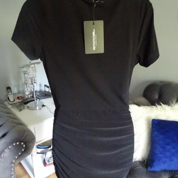 NWT PRETTY LITTLE THING BLACK RUCHED FRONT CUT OUT BODY CON DRESS - Picture 3 of 3